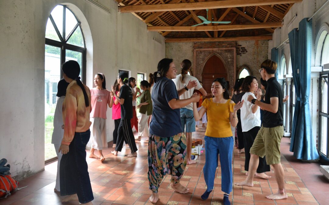 Điệu nhảy Hoà bình – Dance of Universal Peace